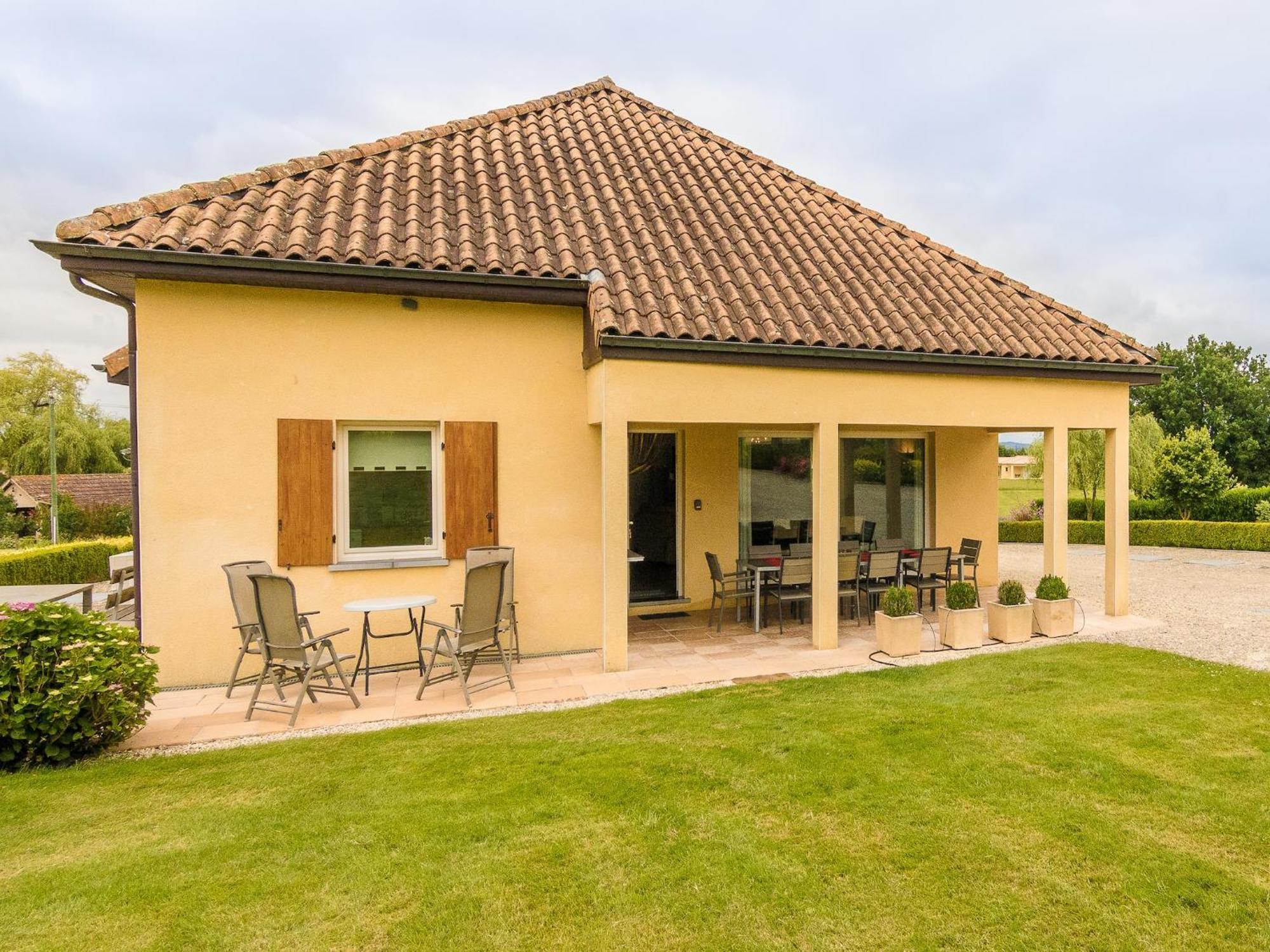 Modern Holiday Home In Aquitaine Saint-Nexans Exterior photo